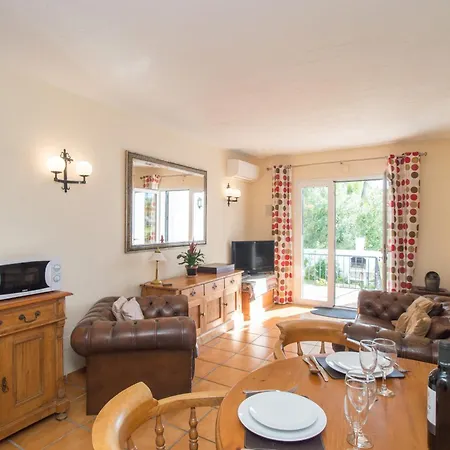 Casablanca 20 Oasis Apartman *